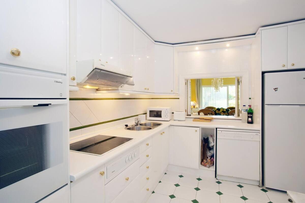 Apartamento entre Marbella y Estepona Bagian luar foto